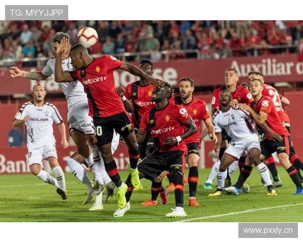 塞维利亚控球能力持续提升，中场组织表现稳健